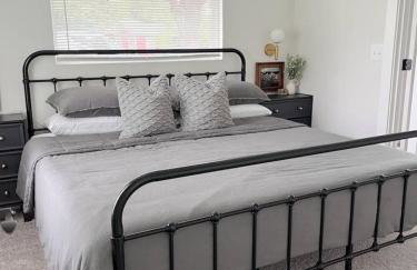 Remodeled 4BR 2BA Steps from Georgetown Square - Foto 26