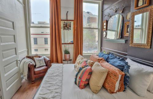 Riverwalk Gem-Stylish Downtown Escape with Views - Foto 8