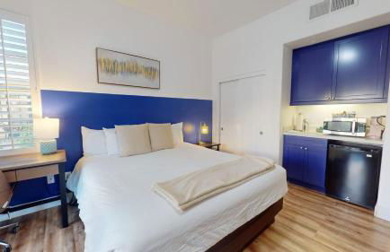 LV007 Downstairs LV Studio in a Quiet Location - Photo 2