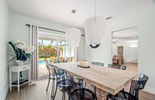 Spacious 4BR/3BA pool home, stylishly decorated - Foto 18