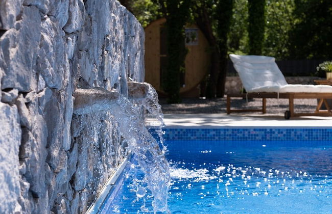 Villa PORTUM - Where Serenity & Comfort meet, Luxurious Woodland Retreat with Private Heated Pool & Amenities - Foto 25