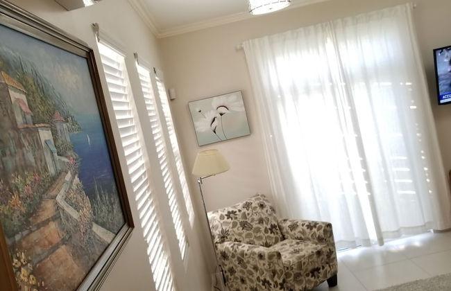 New Kingston Guest Apartment at Eight - Foto 14