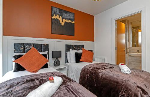 SUPERIOR AIRPORT SUITE, FREE Parking, Stylish, BALCONY, Two Bathrooms, Close To Airport, Station & Centre - Foto 51