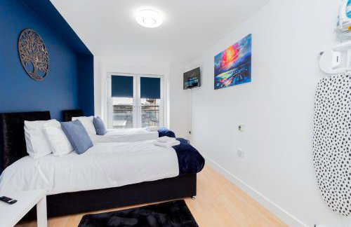 Contractors 4 Beds 2 BathroomsTown Centre Parking - Foto 16