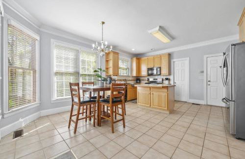 Family-friendly Ellenwood Home with Parking & Deck - Foto 11