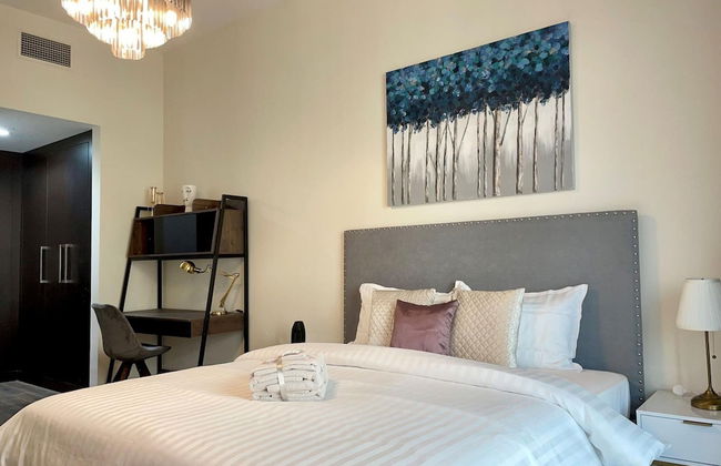 Elite LUX Holiday Homes - Spacious 2BR With Direct Metro Access in Al Furjan Dubai - Photo 14