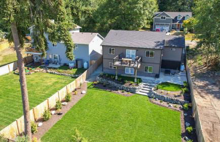 Twin Oaks Retreat by AvantStay Mins to Freeland - Photo 1