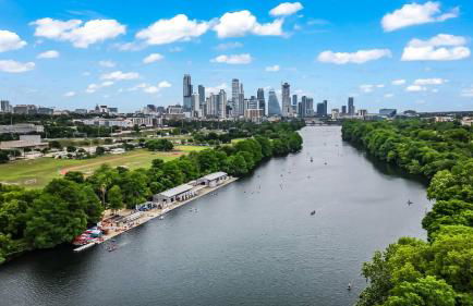 4BR Luxury Stay | 2 Kings | Near DT | Family+Games - Foto 18