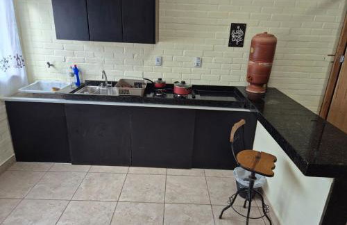 Flat na área central de Valadares Com AR garagem wifi cozinha completa para grupos ou casais - Foto 15