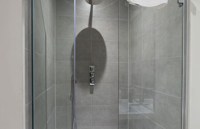 Immaculate Central Windsor Town House - Foto 22