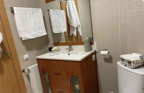 Alojamiento espacioso ideal para visitas en grupo - Photo 12