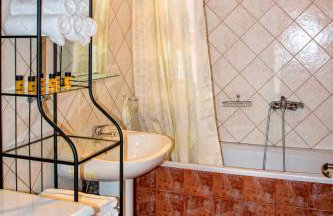 Dual House In Methydrio - Photo 26