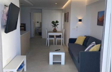 Playa Malagueta Vistas frontal al mar con 2 dormitorios - Photo 13