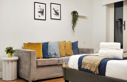 Luxury 3-Bed Apartment with Private Garden En-Suites & Underground Parking Prime NW6 London Location - Foto 5