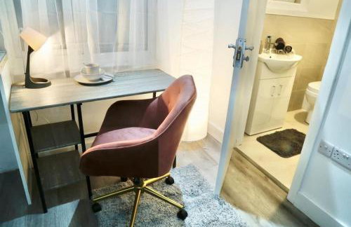 Beautiful NW4 Studio - Professional Market - Own Entry - Photo 12