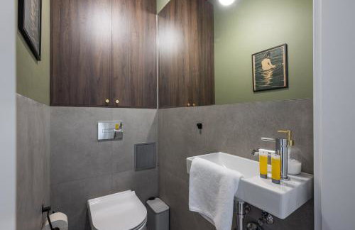 Hala Mirowska Spacious Apartment by BookingHost - Photo 24