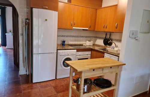 Apartamento con hermoso jardín y AC - Foto 43