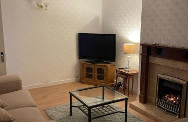 10 mins from Gatwick, jacuzzi, 8 persons - Foto 15