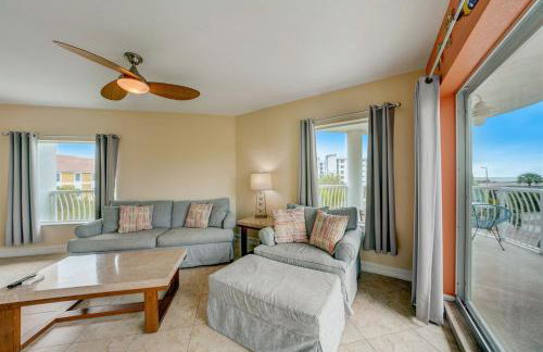 Spacious 2BR Oasis Steps to Treasure Island Beach - Foto 13