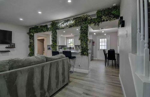 Family Friendly 5BR Tampa Home 10Min To Downtown - Foto 2