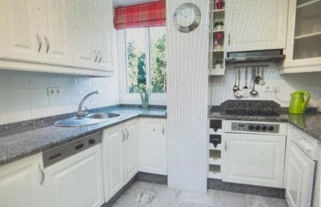 Beautiful 4 Bedroom Duplex Apartment - Foto 4