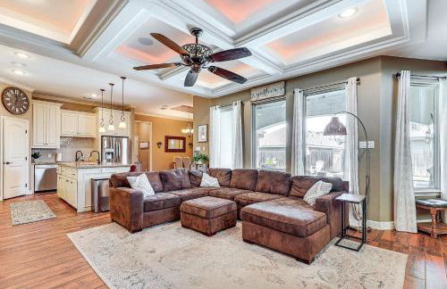 1 Mi to Vackar Stadium Roomy Retreat with Pool - Foto 5