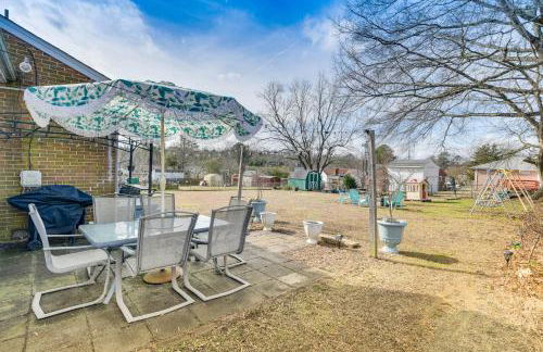 Colonial Heights Home with Large Yard and BBQ Grill! - Foto 3