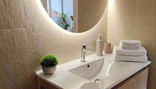 Luxury UCAM Studio, Desk and High Speed WiFi - Foto 3