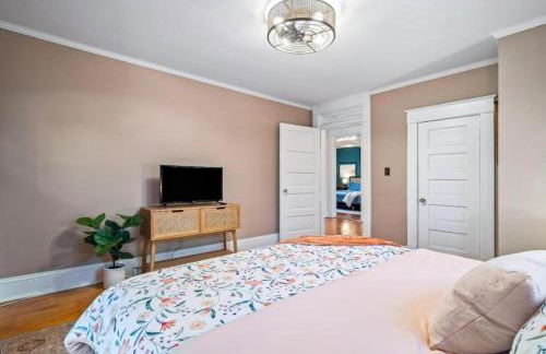 Roberson House Private Pool Walk to DT Sleeps 12 - Foto 13