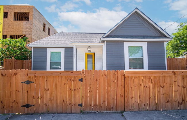 Charming 4BR 2BA Only 5 Mins Downtown Riverwalk - Foto 1