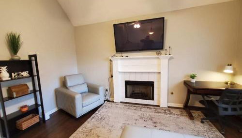 Lovely 5 Bedrooms, 3 Full Baths Home Near Parks! - Foto 2