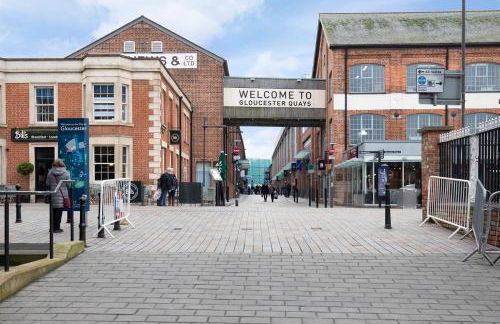 Elliot Oliver - Loft Style 2 Bedroom Apartment With Parking In The Docks - Foto 40