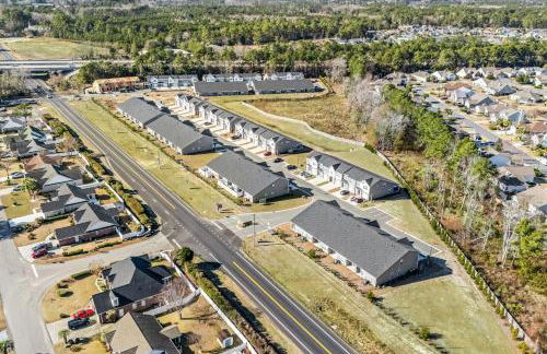 Little River 3BR Villa with Outdoor Movies & Fire Pit, Indoor Fire Place, Arcades, & Beach! - Foto 47