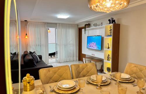 Magnífico APARTAMENTO de Charme - 3 quartos AR CONDICIONADOS SPLIT - Beira Mar, 2 banheiros, 2 Vagas Garagem, 4 Varandas, 2 Elevadores, Redes para Descanso, Wi-Fi, Air Fryer, Disney Plus, HBO Max, Cadeiras de Praia e Caixa Térmica - Photo 2