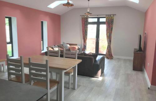 Delightful detached Cottage in Village Centre - Photo 6