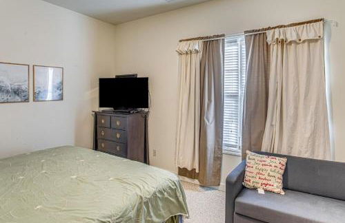 Pool Access and Pond Views Longs Home Near Golf! - Foto 13