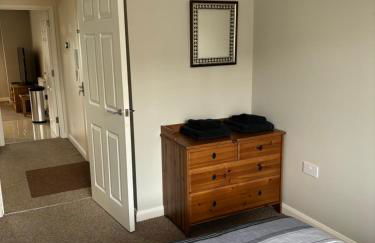 Two Bedrooms Two Bathrooms and Private Parking Rugby - Foto 3