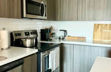 NEW Modern Condo FREE Parking & High Speed Wifi - Foto 35