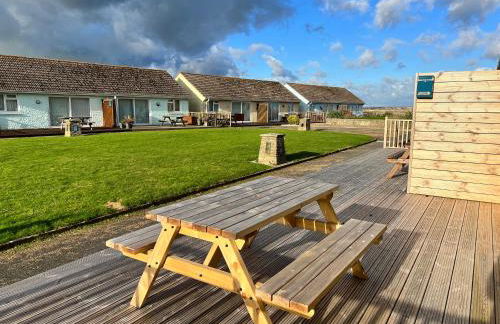 2 Bedroom Bungalow SV58, Seaview, Isle of Wight Free Wi-Fi - Photo 7