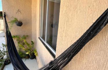 Duplex em Itaúna 4min da Praia que ocorre o WSL, 1min da pista de skate do LS, pracinha com parque infantil, quadra de futebol, tudo isso a 1 min da duplex, perto do comércio, wi-fi super rápido, monitoramento 24hrs - Foto 5