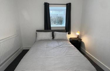 Brigantine House - Spacious 3-Bedroom Ensuites, Private Parking Included - Foto 4