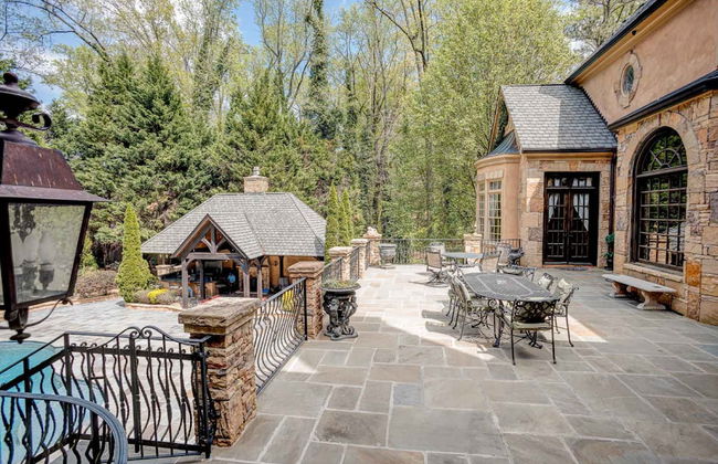 Lions Gate Estate in Sandy Springs - Foto 65