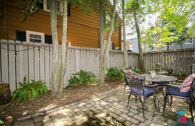 The Irish Bar near Bay Historic Savannah - Photo 44