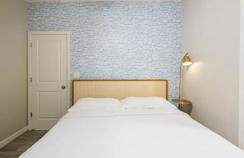 Serene 2BR Home with Premium Beds - Foto 71