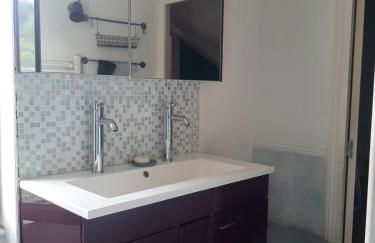 La maison à la porte bleue - Foto 9