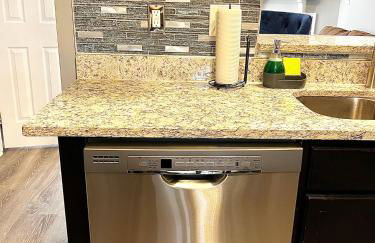 Luxury Townhome Jacksonville, NC - Foto 19