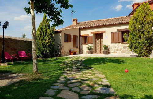 Entreacebedas rural&vacaciones, alojamientos con jardín PRIVADO, barbacoa y chimeneas - Foto 1