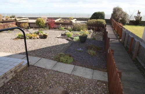 BELL ROCK VIEW ARBROATH - Photo 7