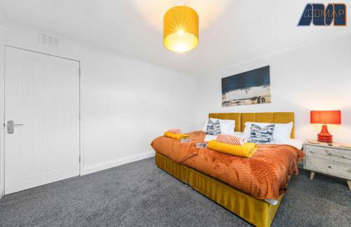 Cosy 2-Bed House I Easy Edinburgh Access I Sleeps 4 - Photo 8