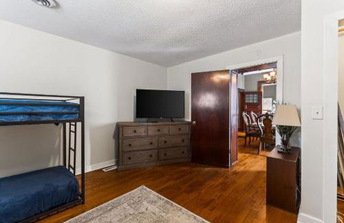 Spacious UMKC Stay Near Top - Foto 12